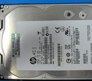 HPE 450GB SAS 6Gb/s LFF (3.5-inch) 15K Enterprise Hard Drive - Image 1